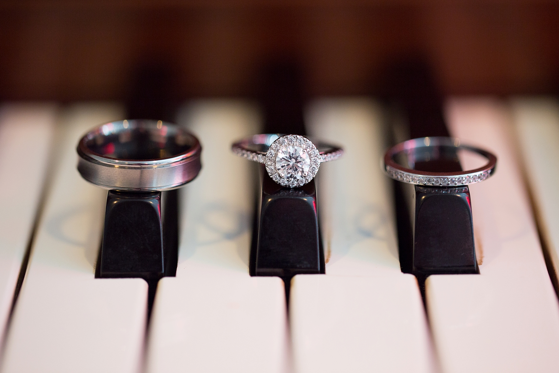 rings piano wedding