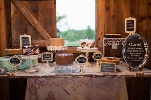 rustic barn wedding cakes