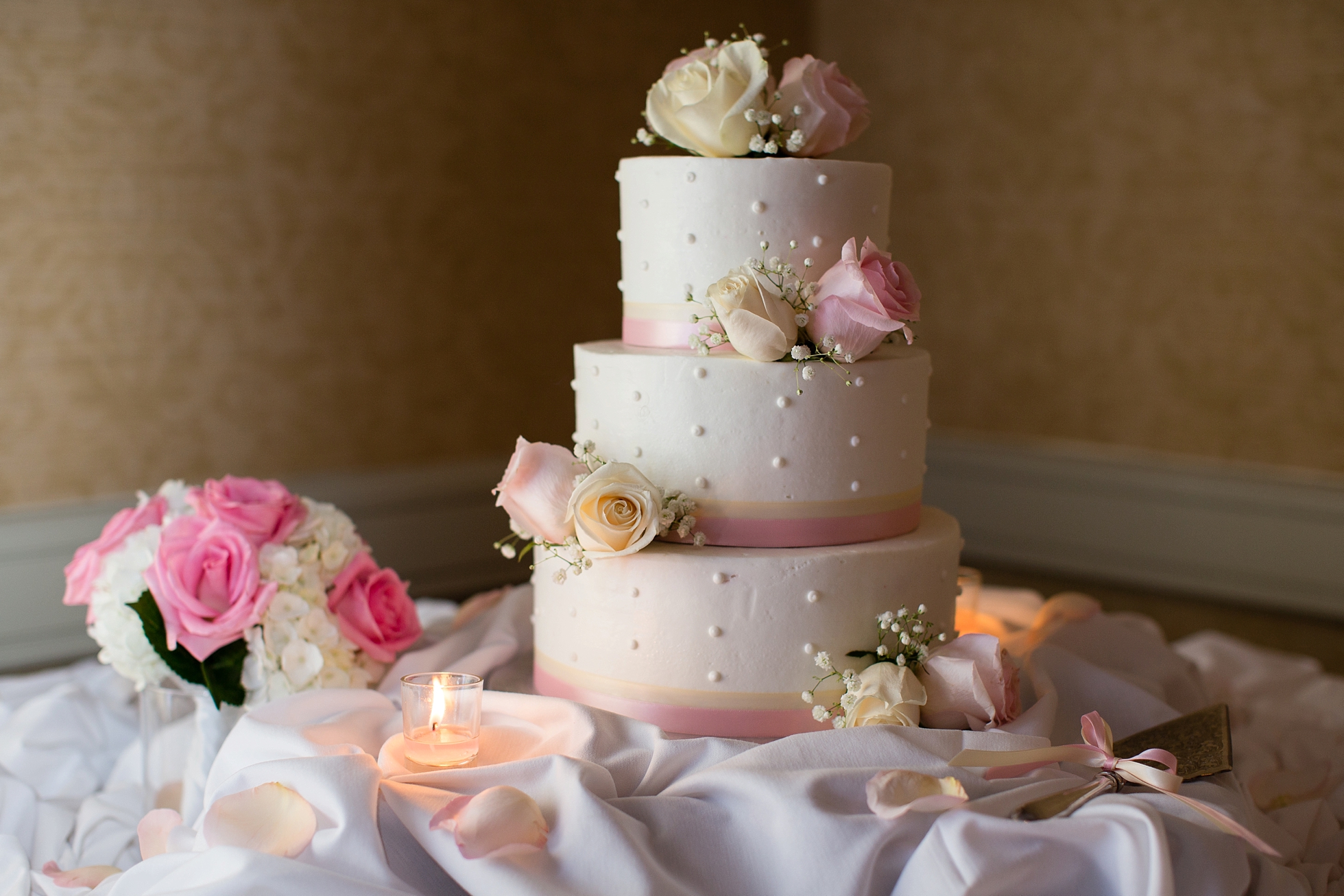 pink cake wedding