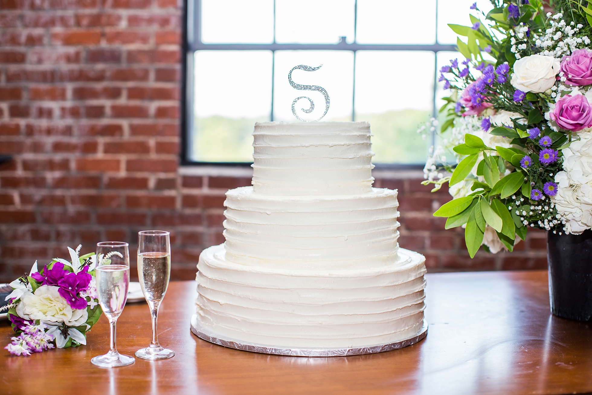 white cake foundry street wedding
