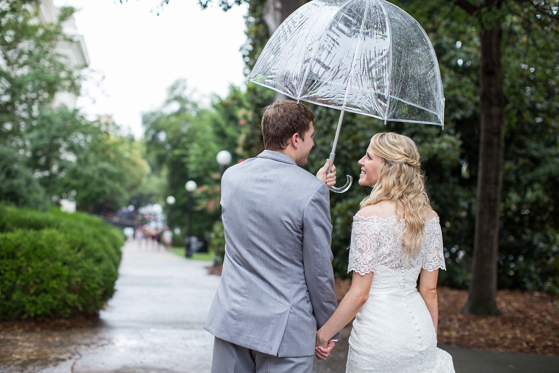 rain arch wedding photos uga