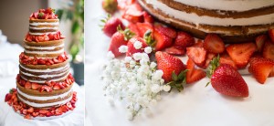 naked wedding cake strawberry