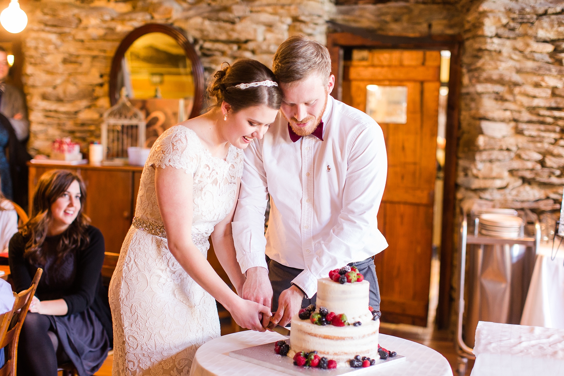 cake cutting georgia wedding cabin