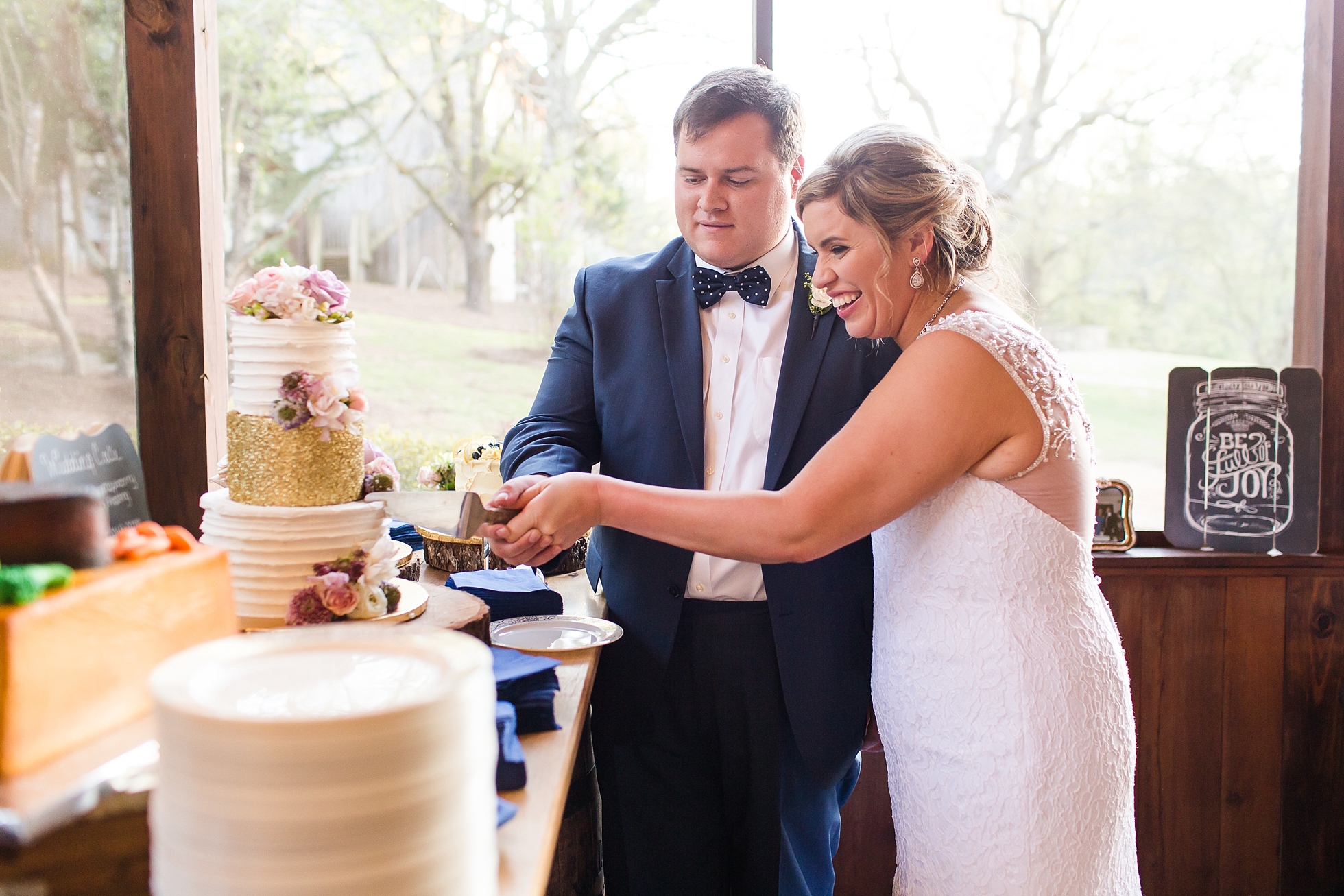 cake cutting wedding