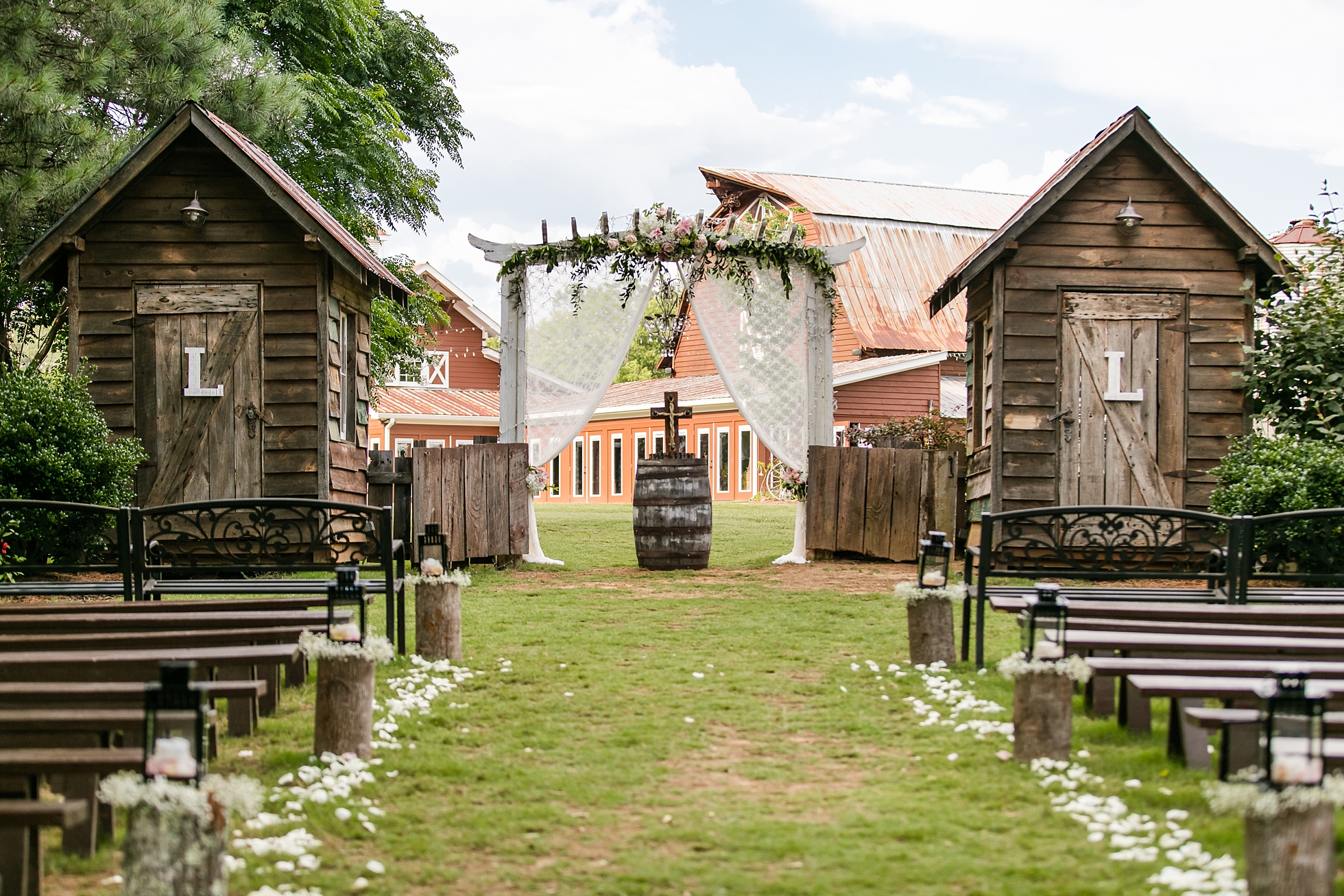 9 oaks farm outdoor ceremony wedding