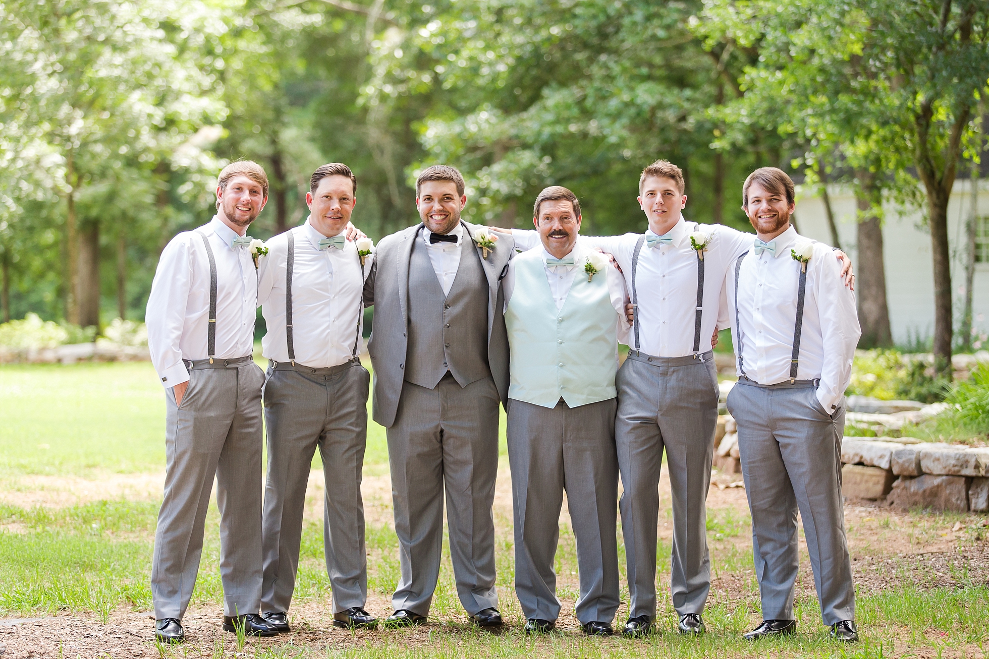 groomsmen wedding photos 9 oaks farm