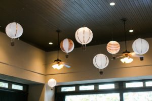 diy hot air balloons wedding decor
