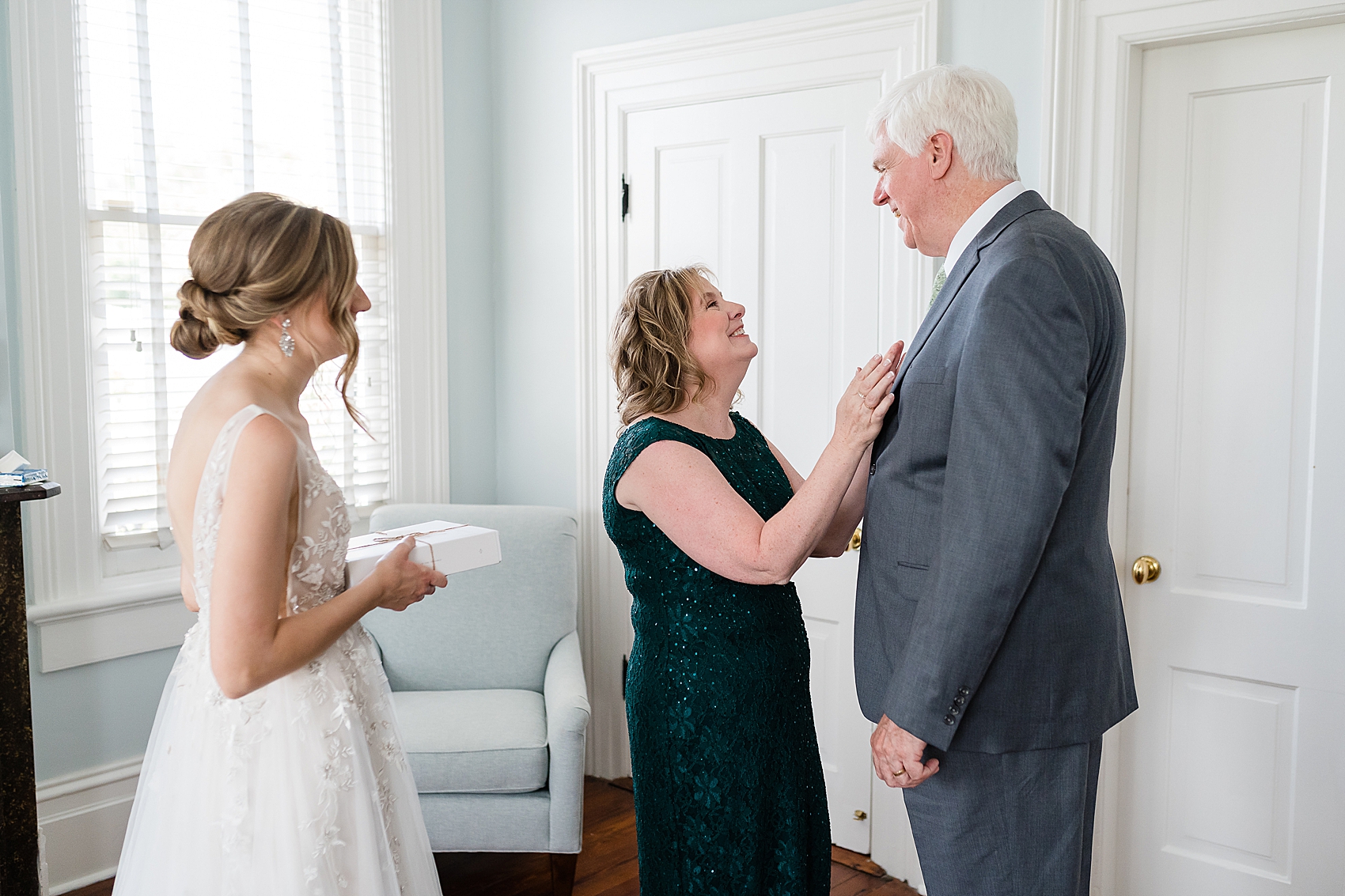 father daughter first look bride emotional