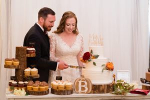 cake cutting wedding fall